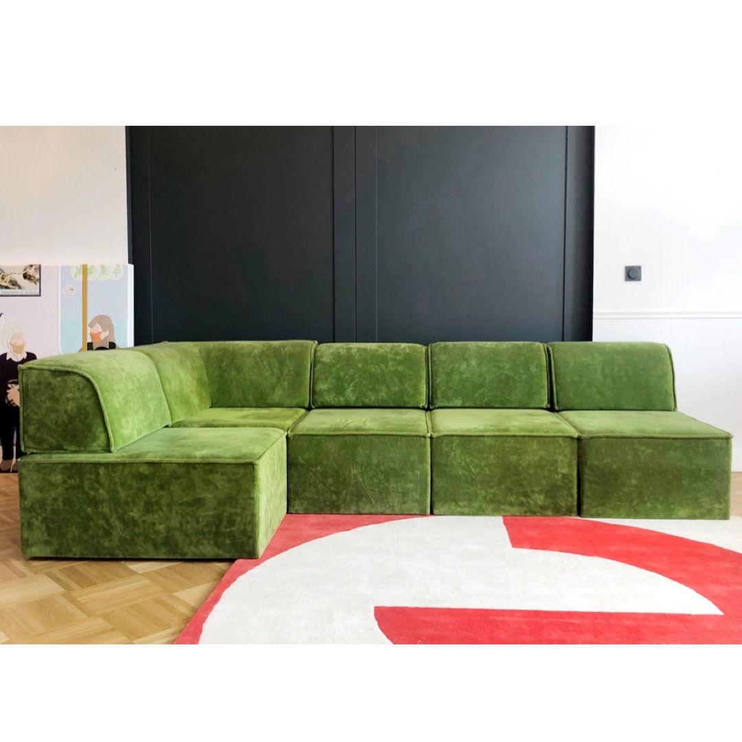 Ensemble canapé chauffeuses modulables en velours vert