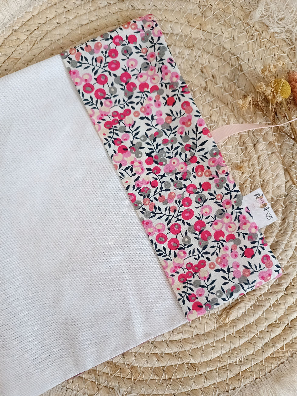 Miniature : protège carnet de santé fleuri ouvert