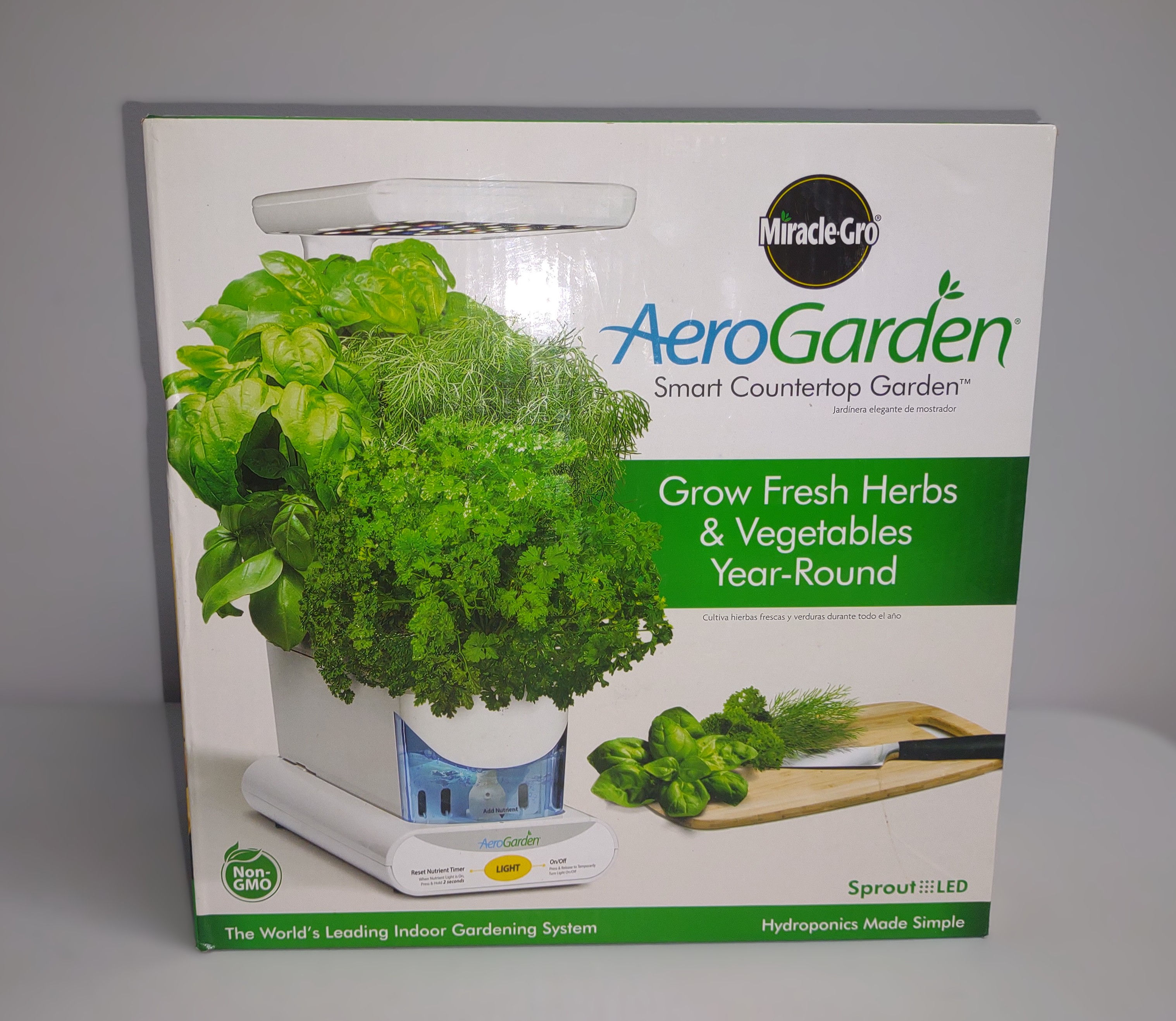 Miracle-Gro Aero Garden Smart Countertop Garden