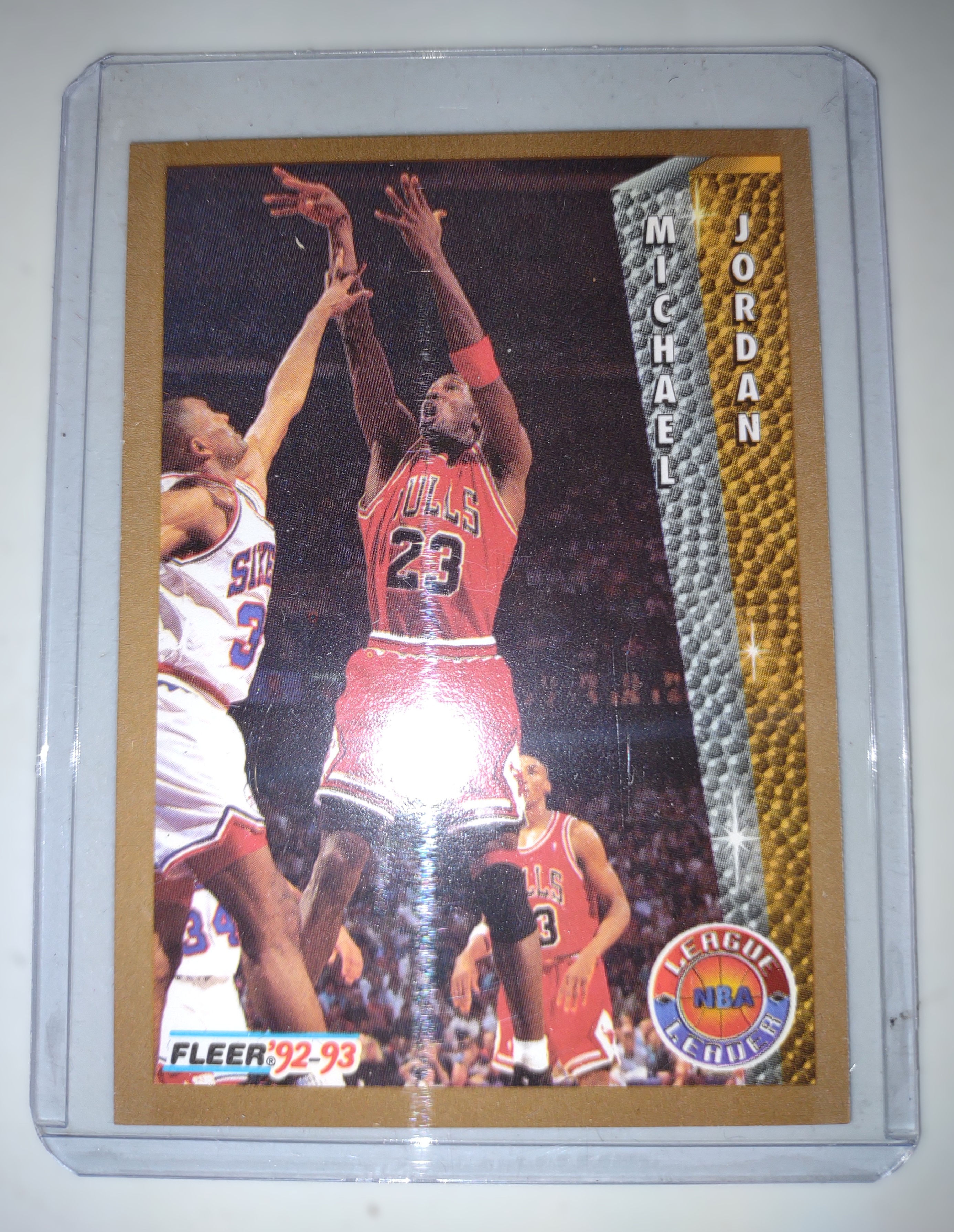 Fleer 92-93 Michael Jordan 238 Player Card (With Protective Sleeve)