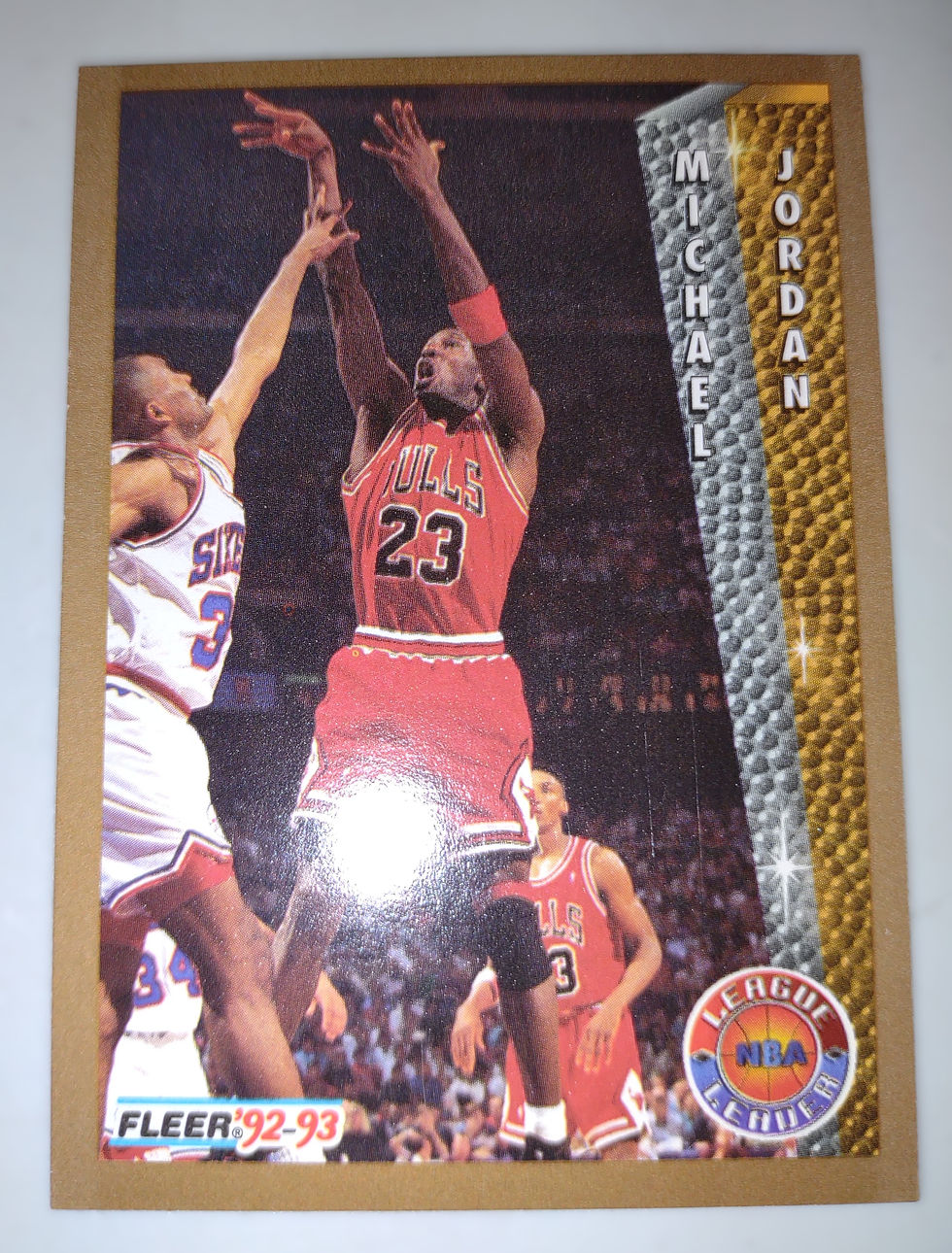 Thumbnail: Fleer 92-93 Michael Jordan 238 Player Card (With Protective Sleeve)