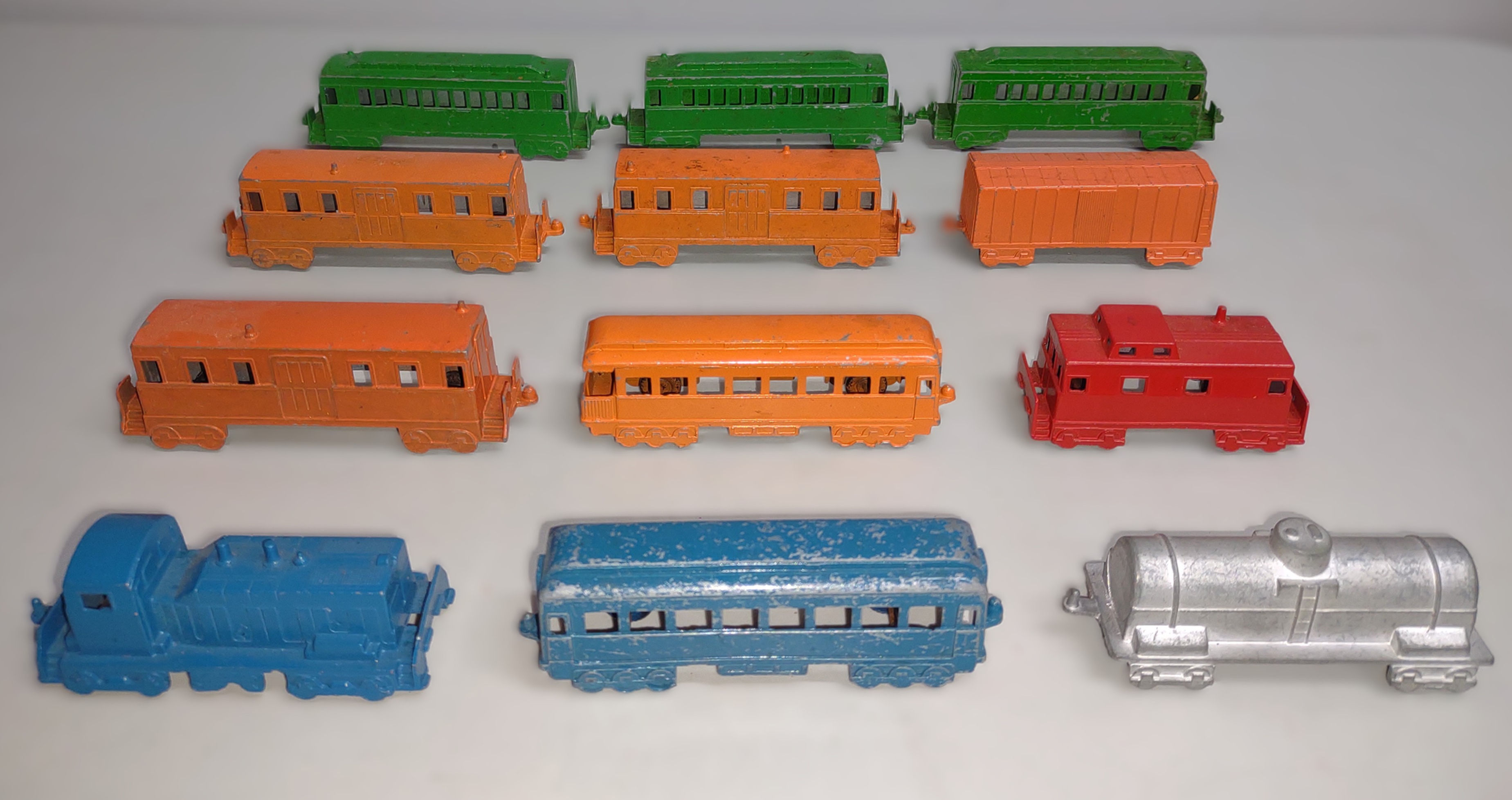 Vintage Midge Toy Metal Train Cars (Set #2)