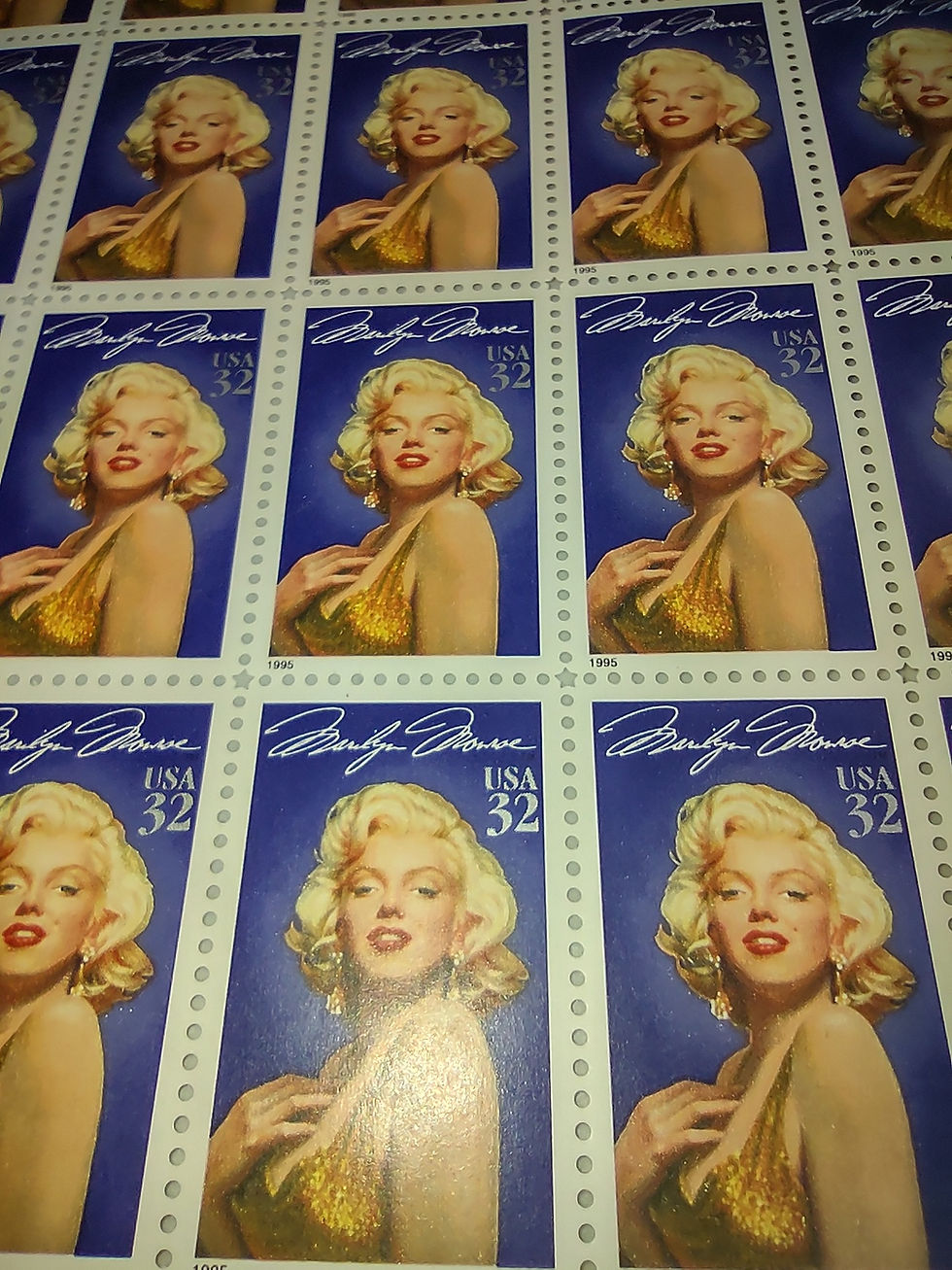 Thumbnail: Marilyn Monroe Stamp Bundle