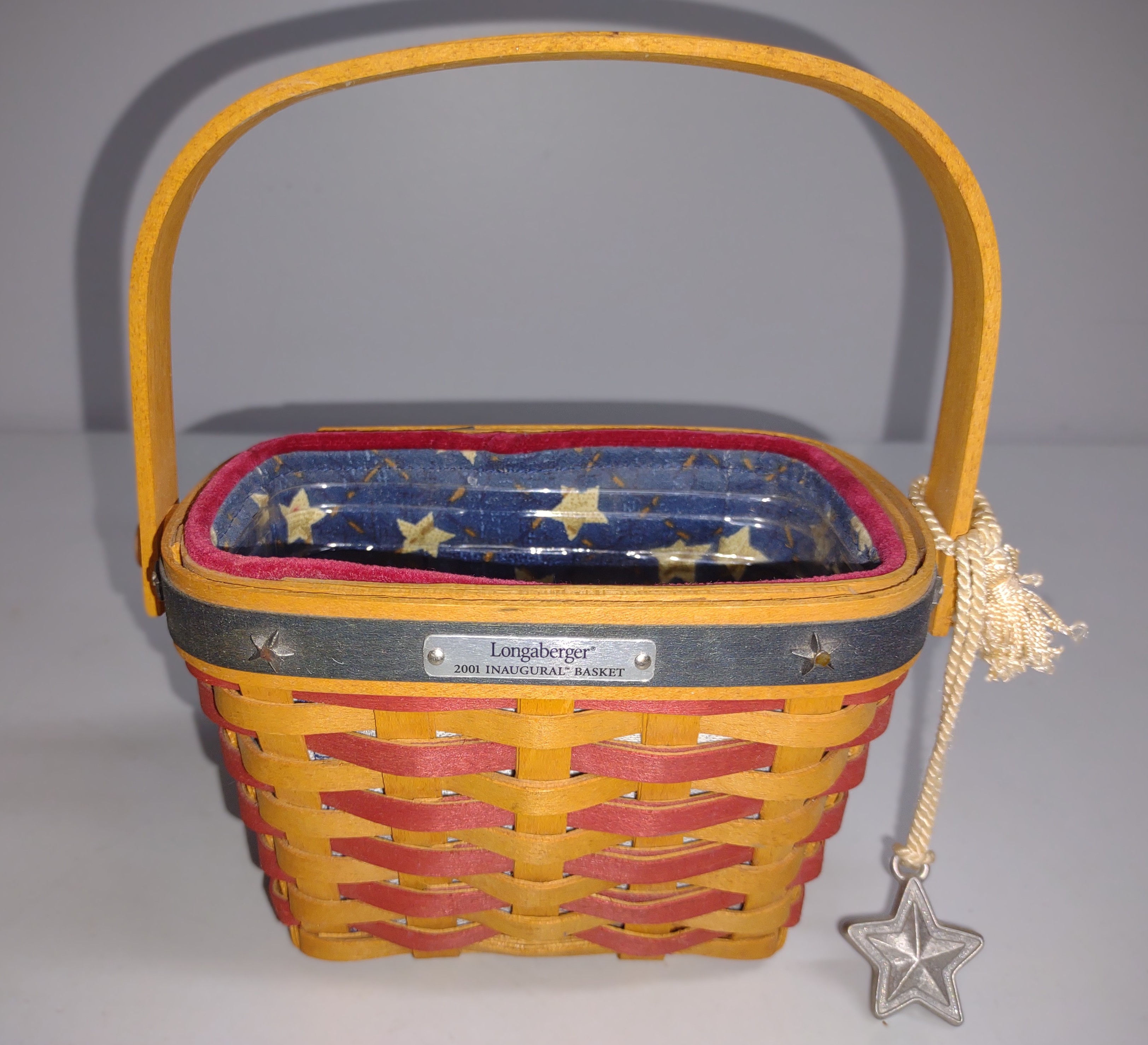 Longaberger 2001 Inaugural Basket with swinging handle