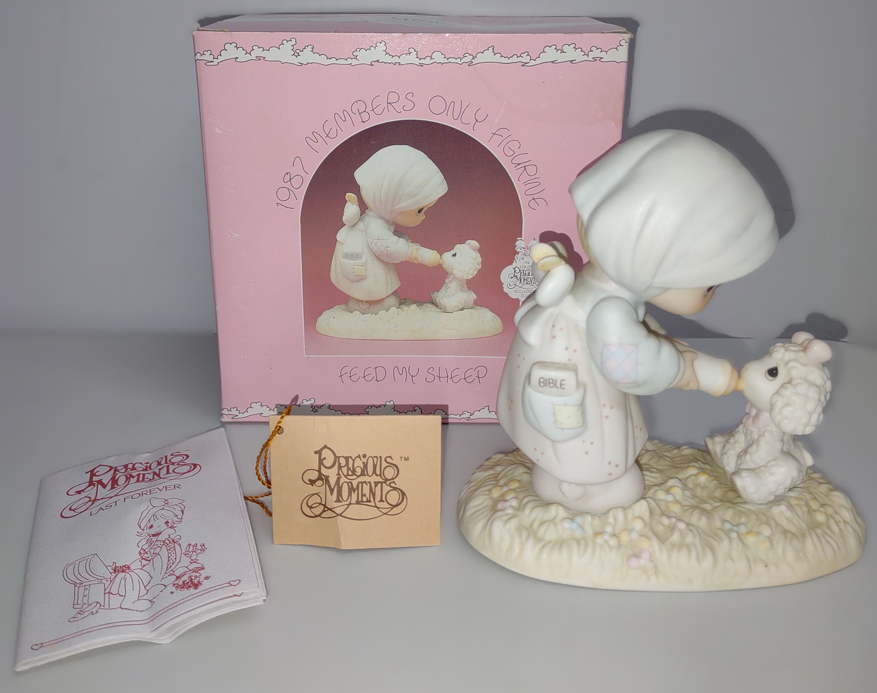 Precious Moments 1987 "Feed My Sheep" Members Only Figurine