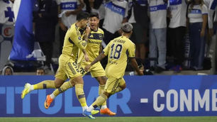 Boca Juniors se hizo gigante en Chile, venció a Universidad Católica y arrancó feliz el sueño copero