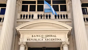 En medio de baja del dólar, el Banco Central redujo las tasas de interés