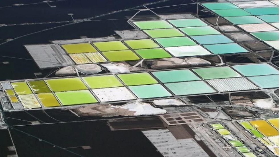 China impone condiciones para aprobar el acuerdo entre Codelco y SQM sobre la mayor reserva de litio de Chile