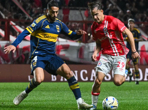 Boca arrancó con dudas e igualó sin goles ante Argentinos en La Paternal