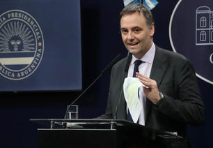 Caso Adorni: el fiscal Pollicita citó a la escribana que intervino en la compra del departamento
