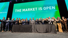 Histórico: Orrego activó la campana que marcó la apertura del mercado bursátil de Toronto en la Expo San Juan Minera 2026