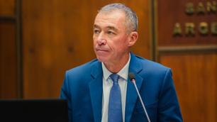 Martín sería reemplazado por el siguiente hombre en la lista, Federico Rizo