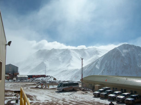 Incidente laboral en Veladero. Un operario de Indumet sufre caída de elevador. Está fuera de peligro