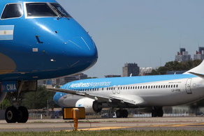 Paro de controladores aéreos: aerolíneas alertan por posibles cancelaciones en plena temporada invernal