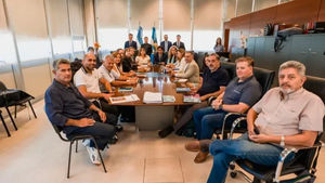 Paritaria docente: UDAP y AMET aceptaron la propuesta salarial del Gobierno, mientras que UDA la rechazó