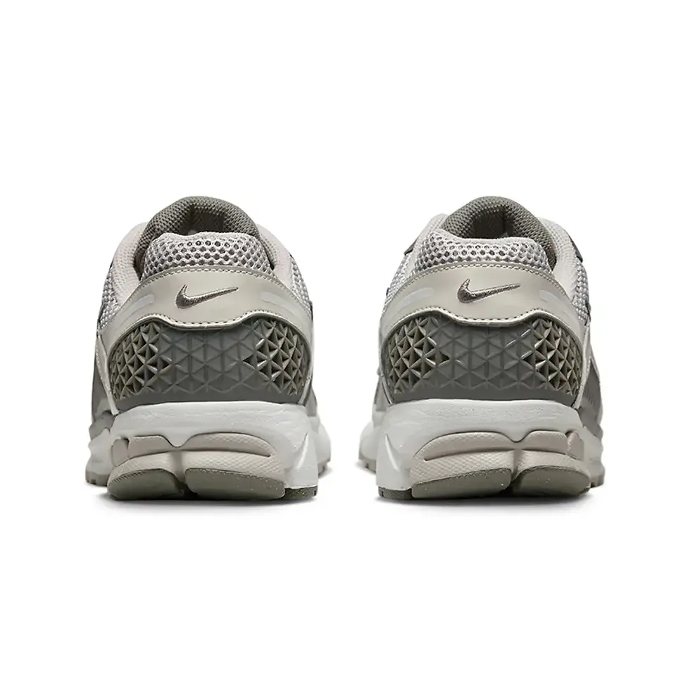 Thumbnail: Nike Zoom Vomero 5 'Grey Beige'