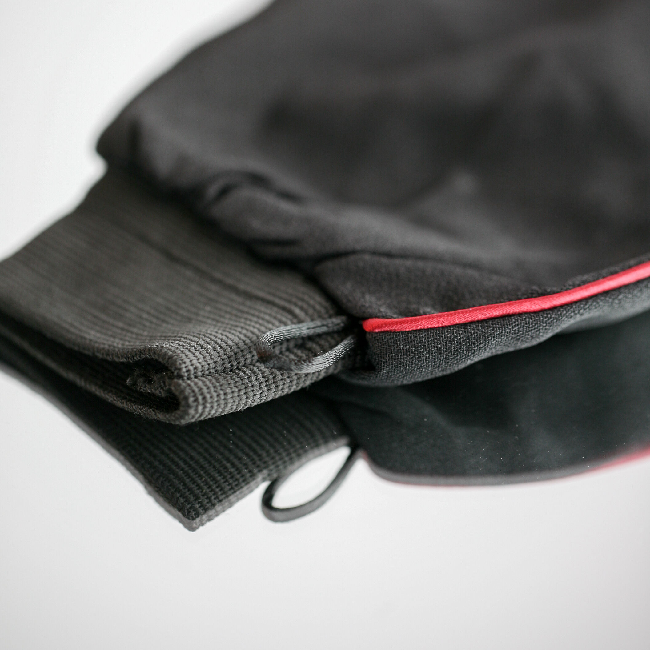 Gant noir kessa de gommage - BEROÏA