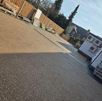 Resin bound driveway with smooth finish