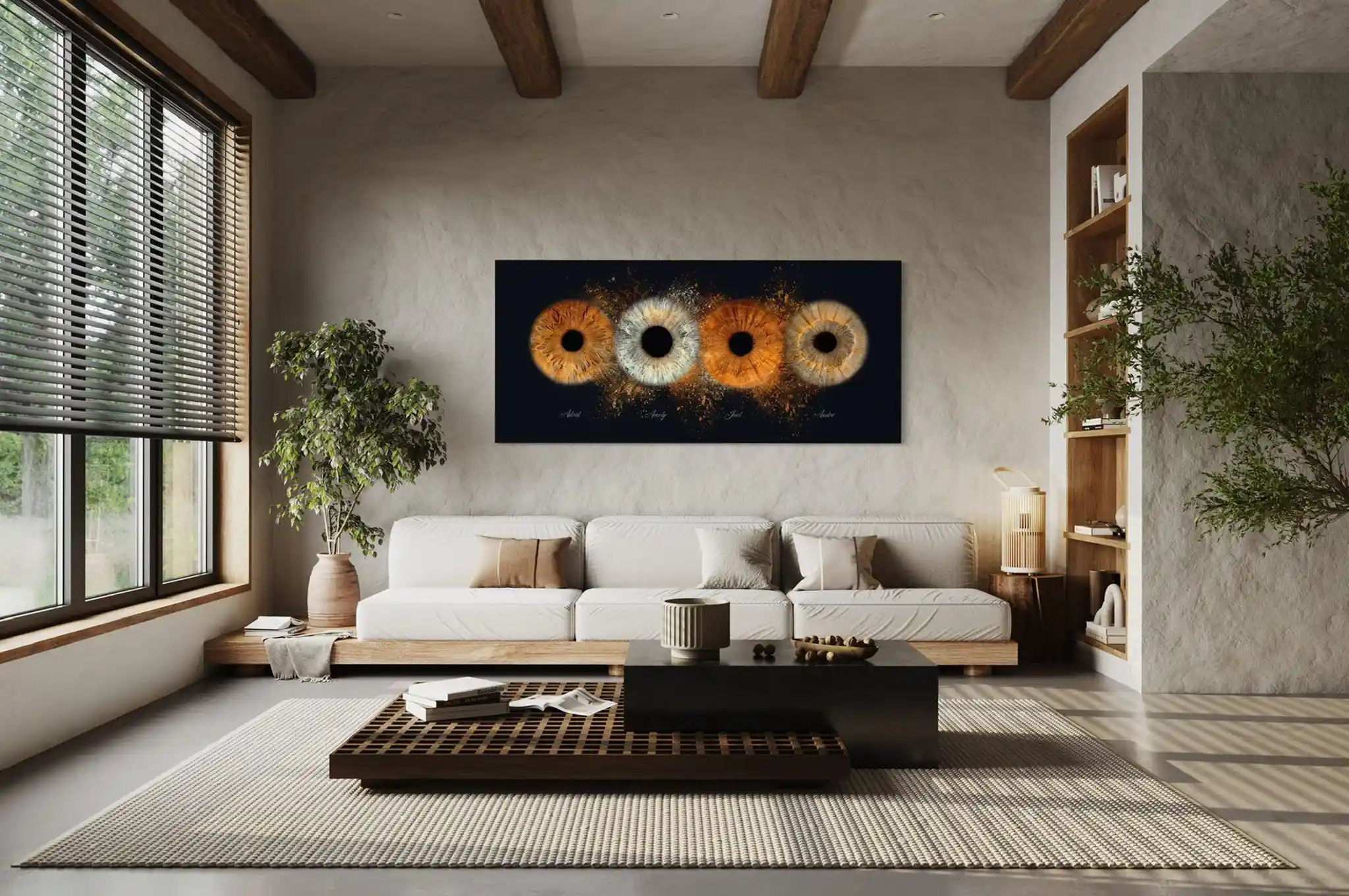 ein grosses Wandbild mit 4 Iriden hängt an den einer Wand im gemütlichen Wohnzimmer