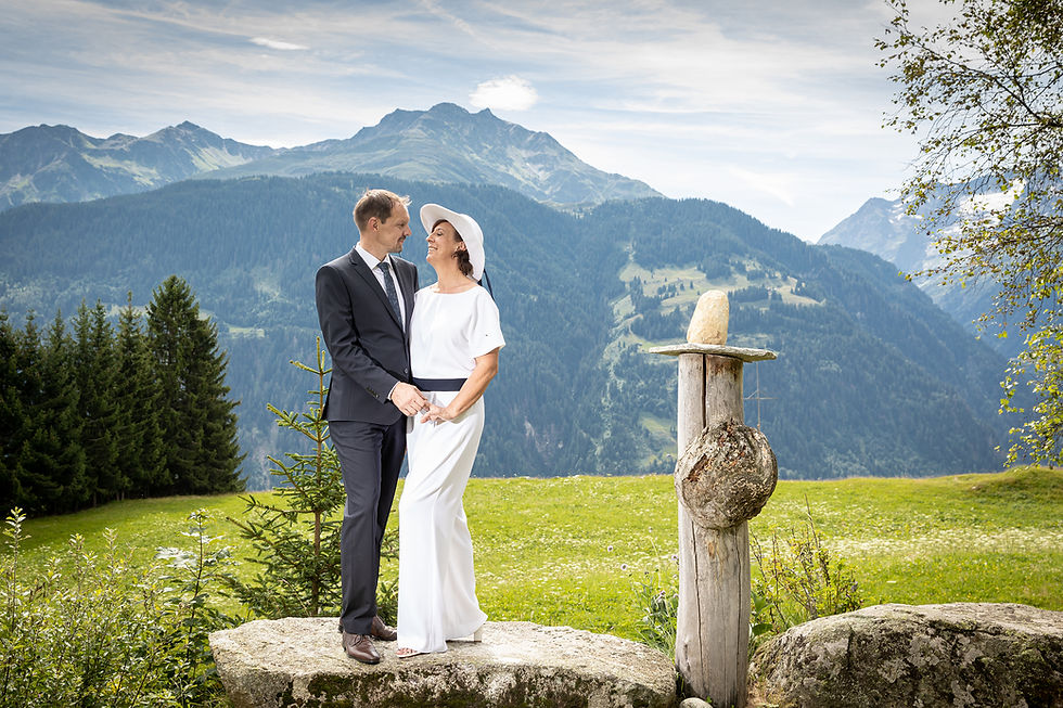 Hochzeitsfotos in der Natur Graubünden