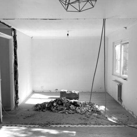 Residence located in Haute Savoie where living room was made bigger and a home office is incorporate 