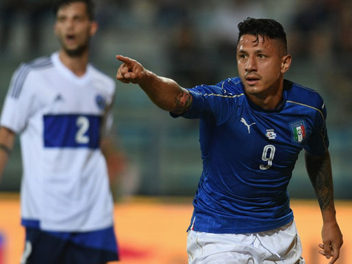 AC Milan considera enviar a Lapadula al Genoa en acuerdo de intercambio.