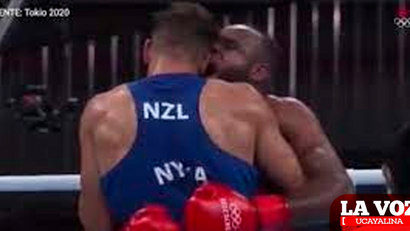 Tokio 2020: Descalifican a boxeador olÃmpico mor intentar morder oreja de su contrincante
