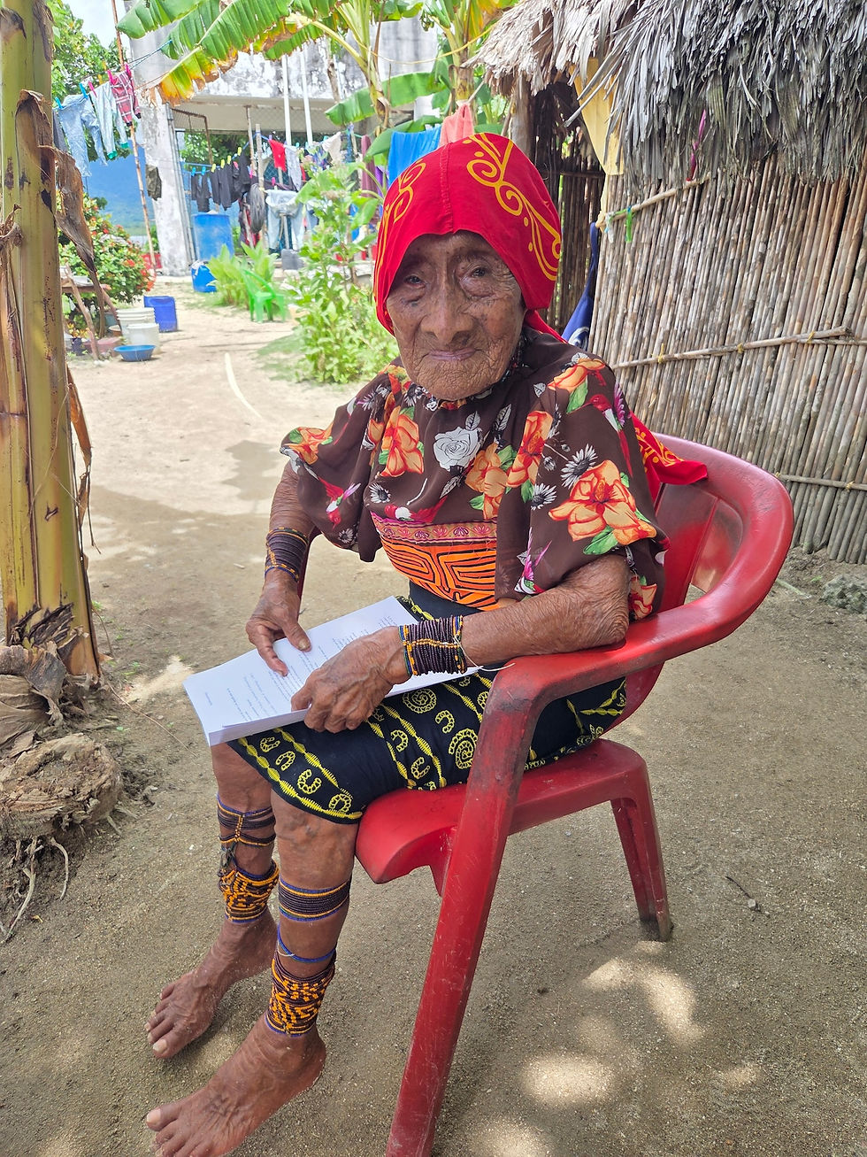 Bun Bibbi, partera guna de la comunidad de Molakedub, cuyo conocimiento proviene de una larga trayectoria de transmisión familiar. Foto: cortesía Yadixa Del Valle-Guardia