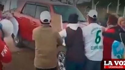 Evo Morales es recibido con abucheos y huevazos en una ciudad boliviana