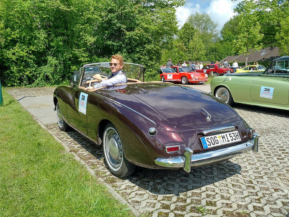 Dr. Rudolf King und sein Sunbeam Alpine MArk I von 1953