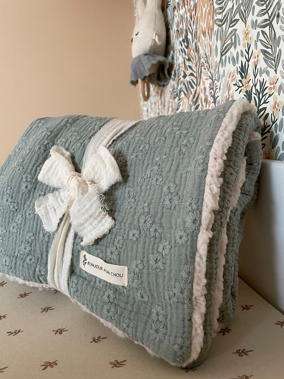 Miniature : Couverture moumoute & double gaze brodée vert de gris 