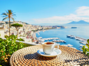 Nápoly fekete aranya: miért lett a nápolyi kávé több, mint egy espresso?