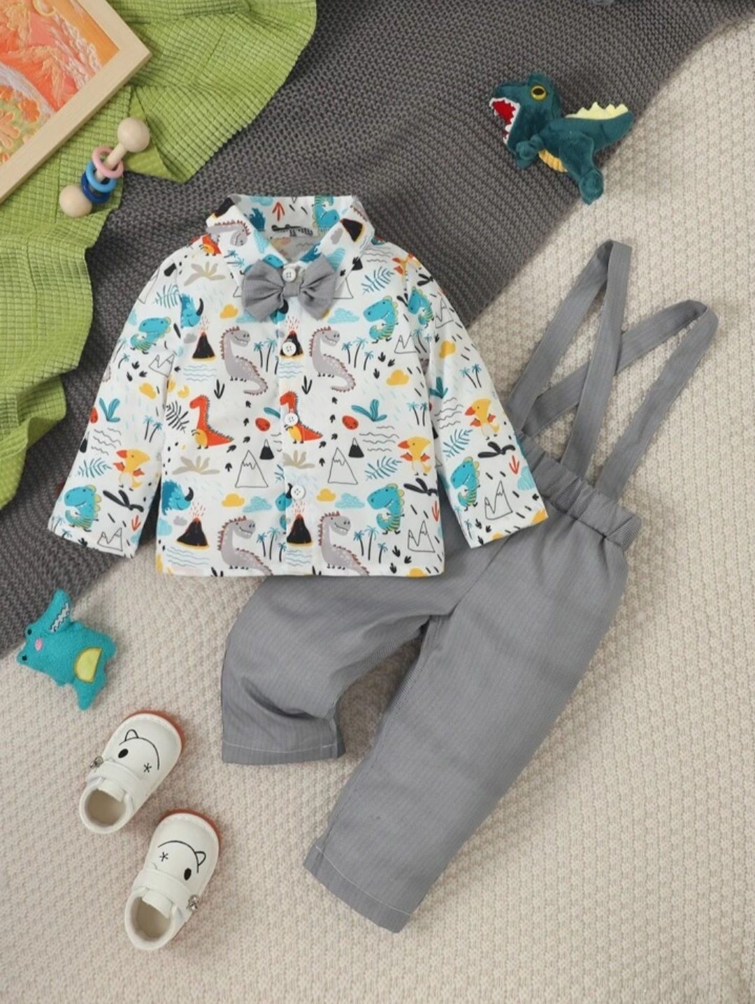 Conjunto con camisa de Diosaurio