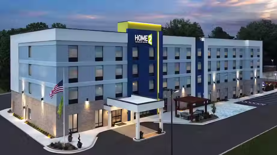 charrht-tn-eastridge-home2-ext-dusk.avif