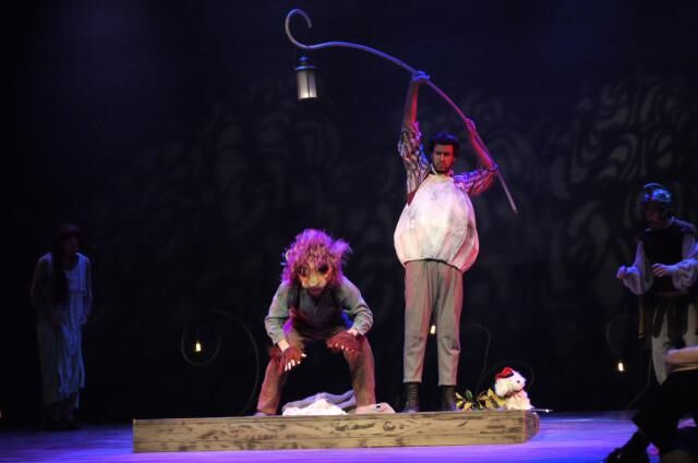 Starveling lighting the Lion