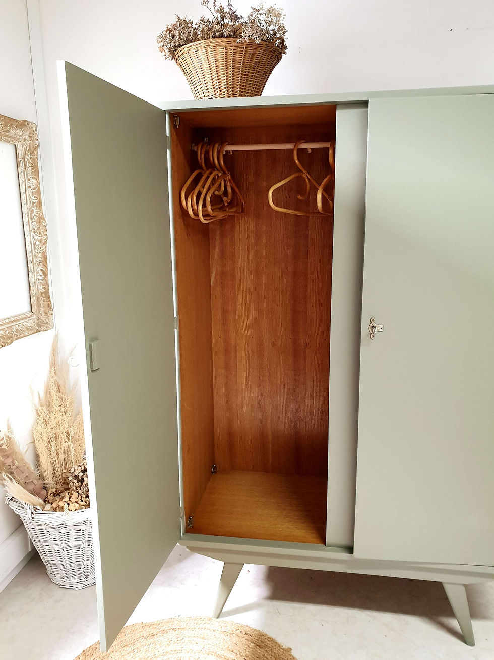 Miniature : Armoire penderie vintage vert de gris 