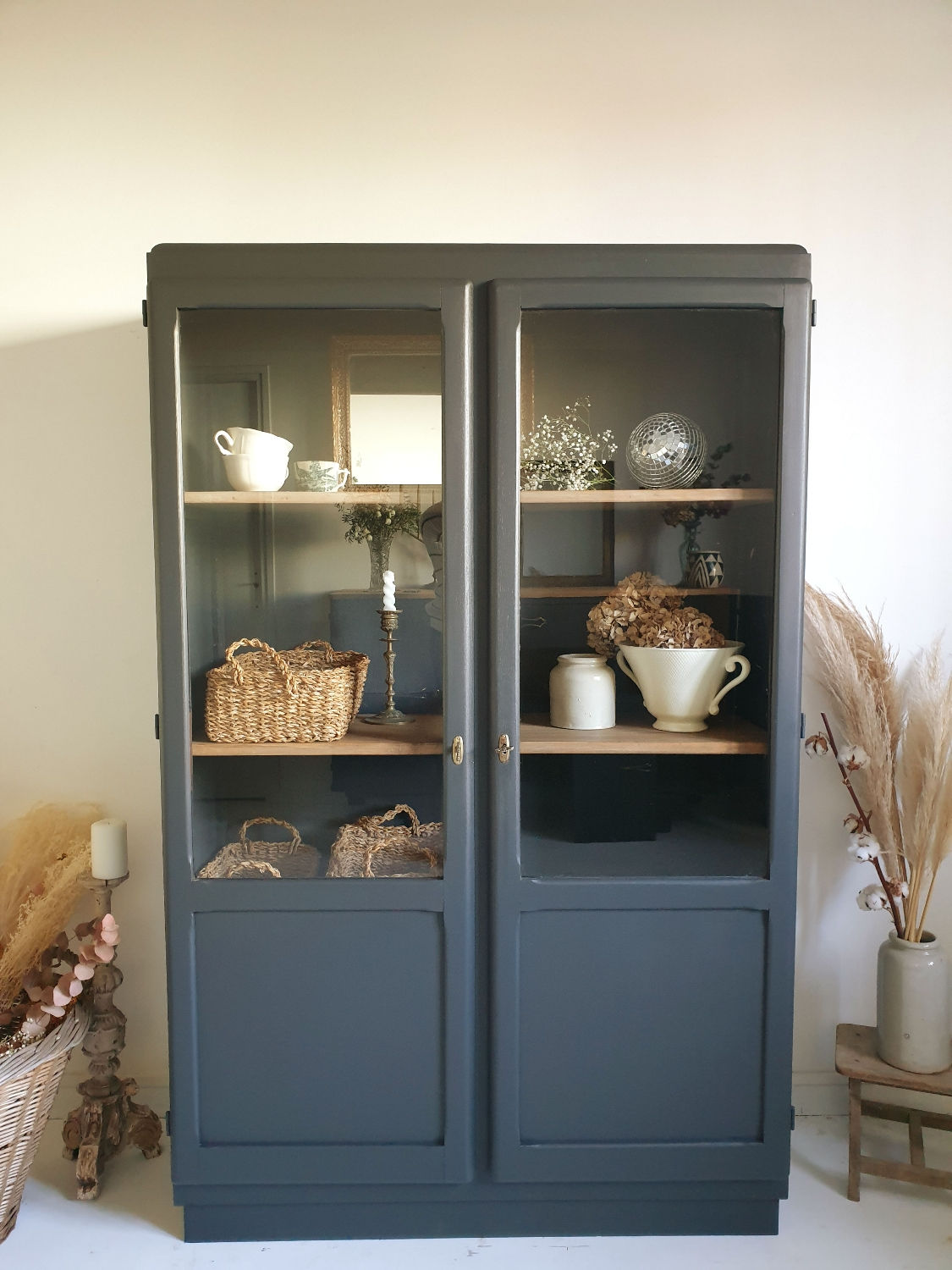 Vitrine en chêne des années 50