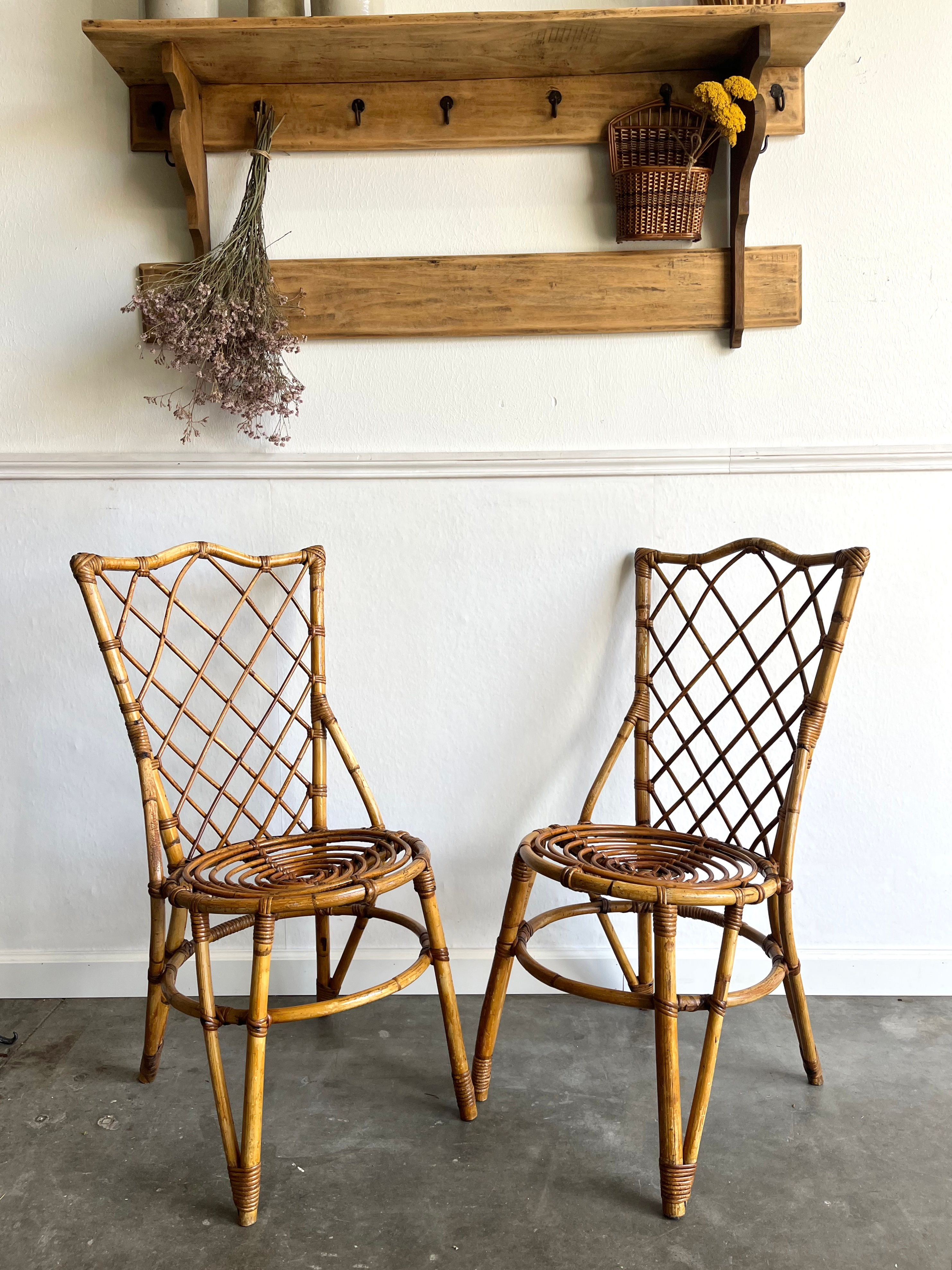 Ensemble de 2 chaises en rotin des années 50