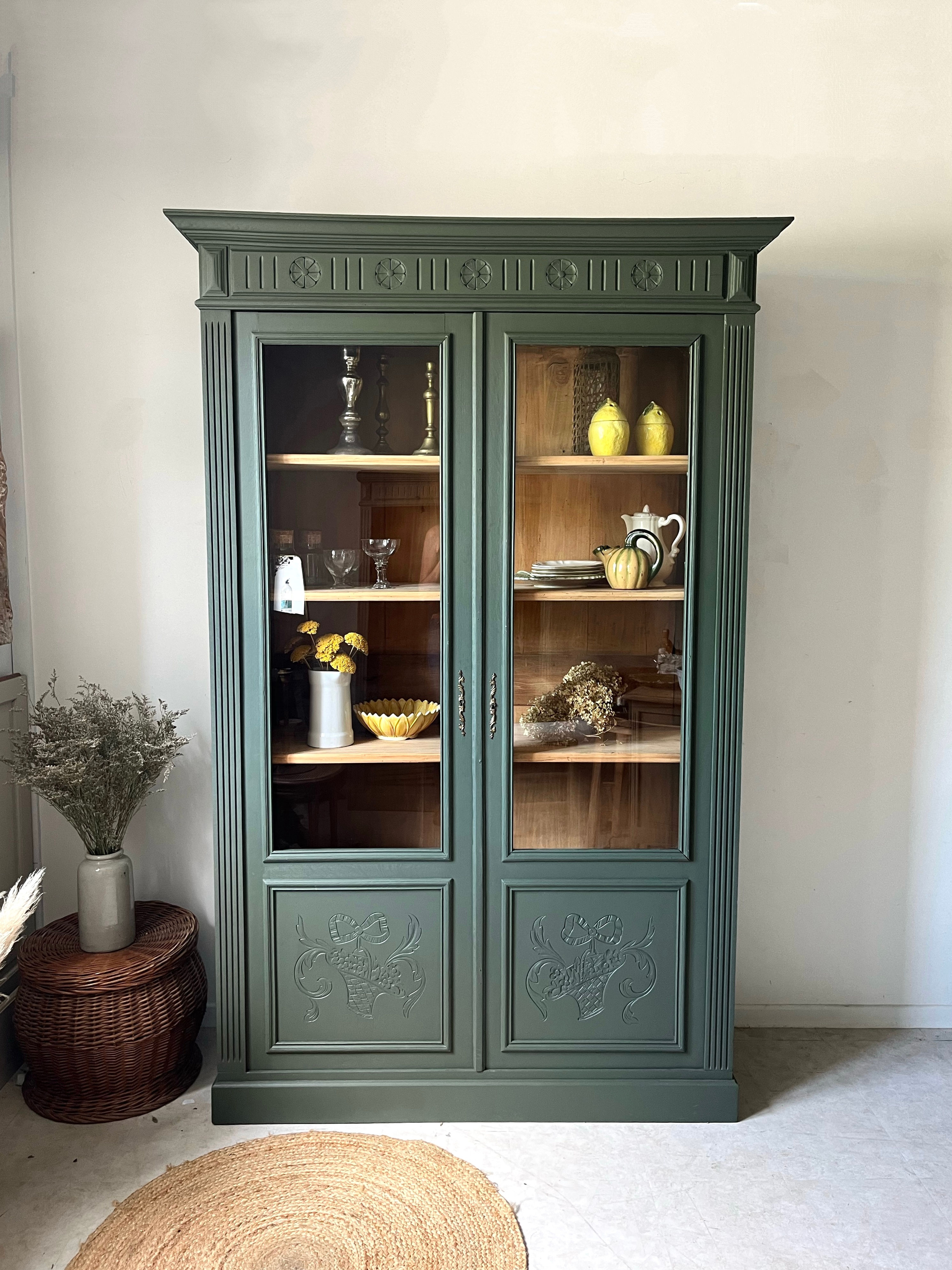 Grande vitrine en chêne 