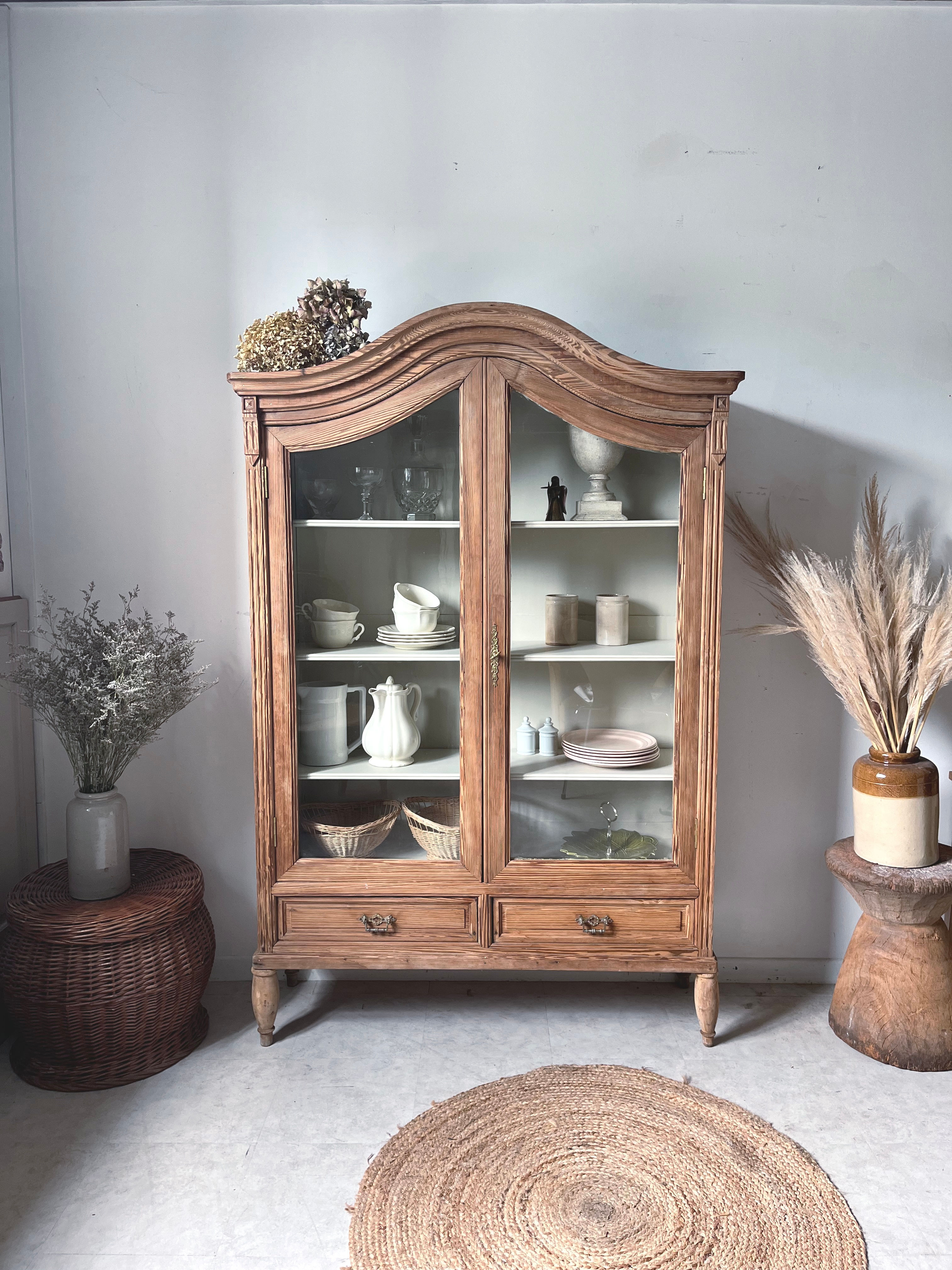 Ancienne vitrine en pitchpin