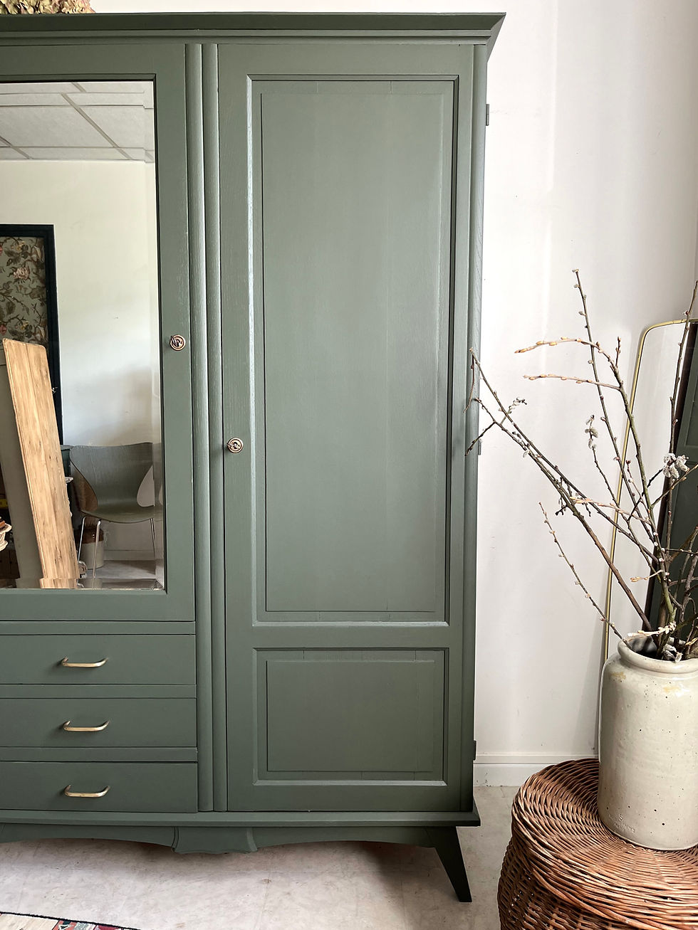 Miniature : Armoire lingère vintage kaki 