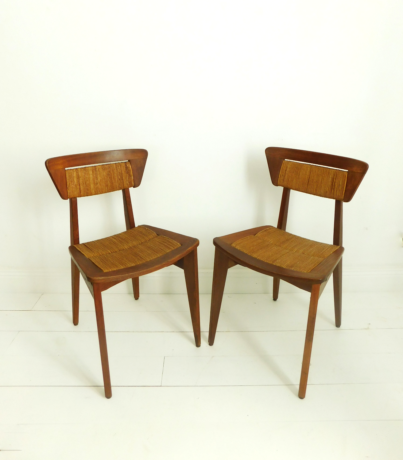 Chaises de Roger Landault, éditées par R. Sentou