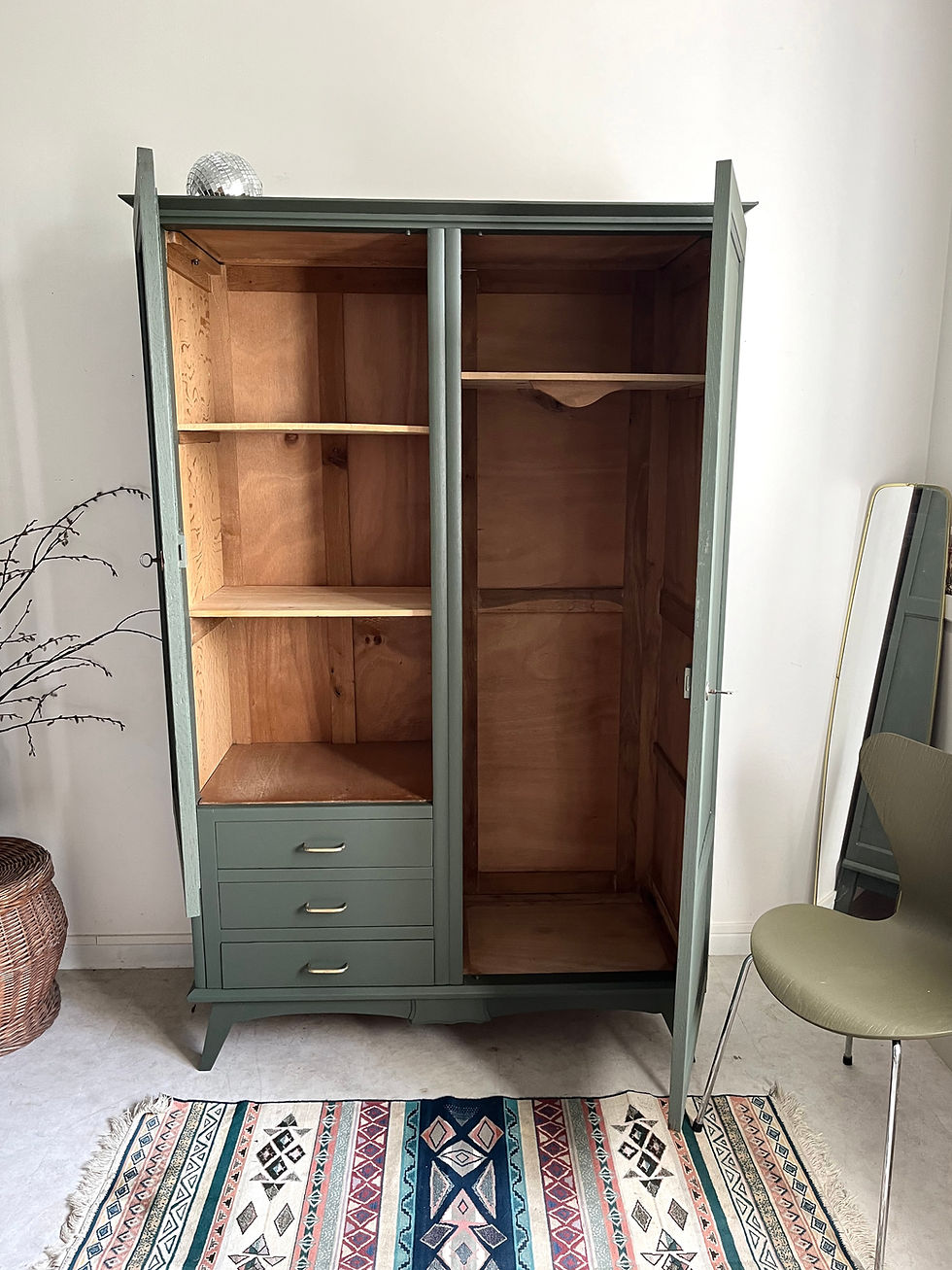 Miniature : Armoire lingère vintage kaki 