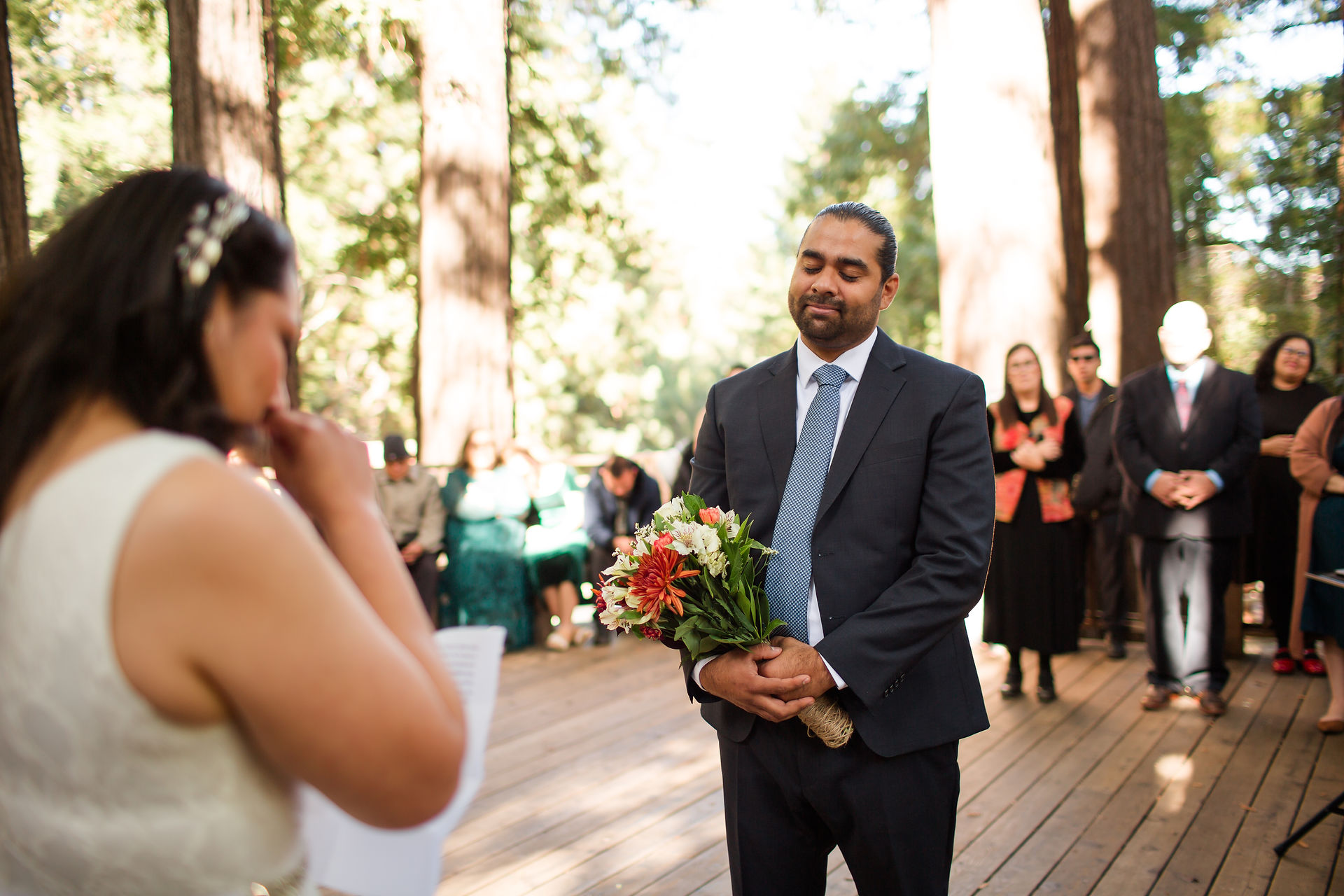hkcreate bay area photography sanborn county park saratoga california san jose photographers wedding photography forest romantic cute couple intimate forest vow renewal light and airy photography joyful sweet bride groom ceremony