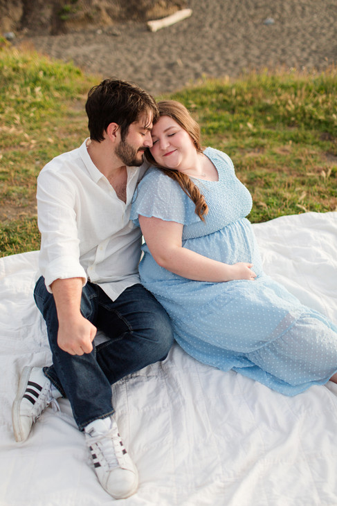 Rockaway Beach, Pacifica spring maternity photoshoot by Bay Area Photographers HKCreate