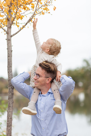 hkcreate hk create photography san jose photography bay area family photographers fall session mini session cream blue tan hat color scheme little girl family of three colorful joyful light and airy vasona lake park los gatos candid fun outfits