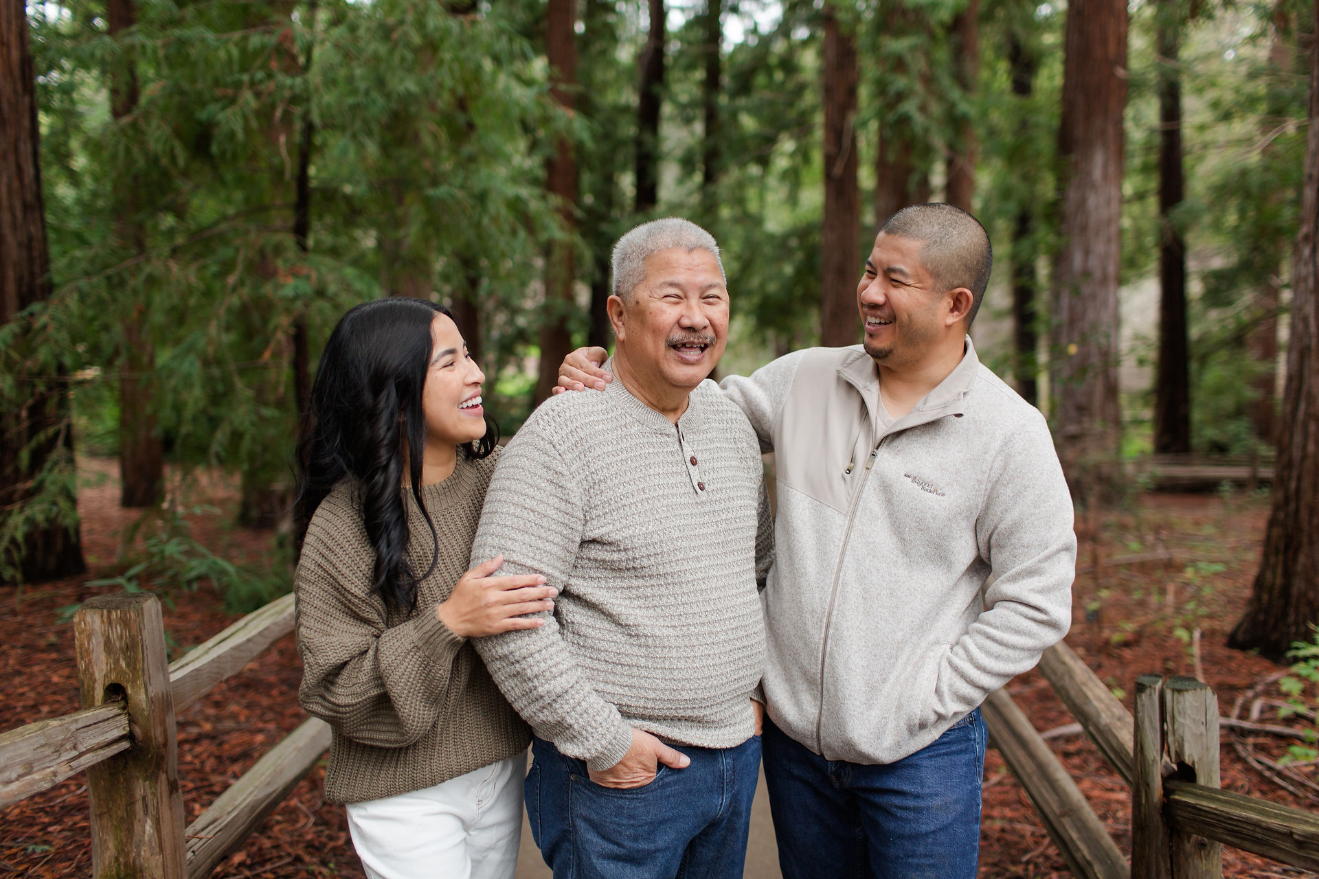 hkcreate bay area photography joyful light and airy san jose photographers northern california photoshoot legacy extended family neutral outfit ideas sweaters brother sister siblings and dad
