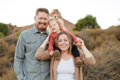 hkcreate bay area photography joyful light and airy family of three coyote hills regional park oakland fremont mini session fall sitting on shoulders posing ideas