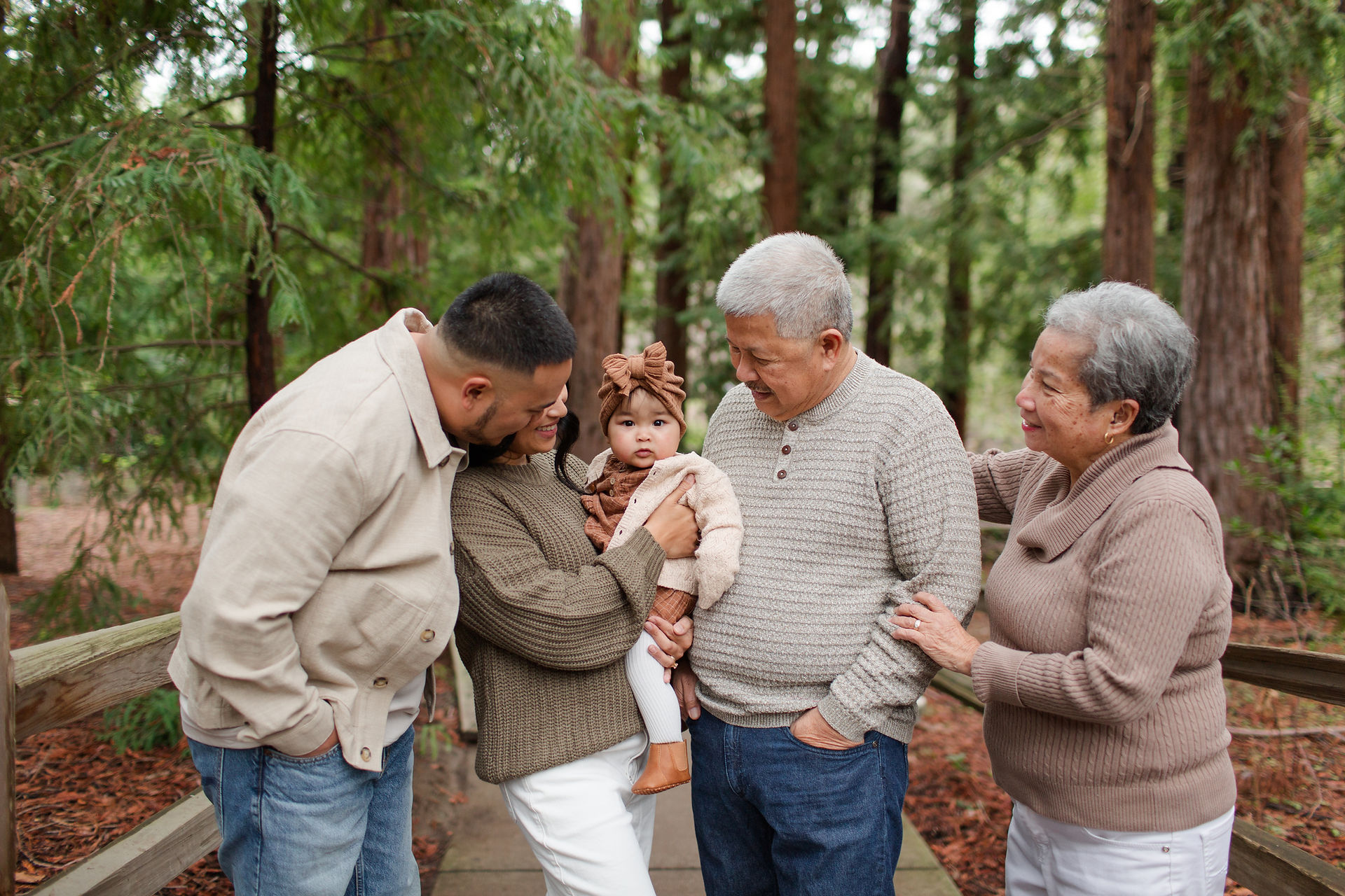 hkcreate bay area photography joyful light and airy san jose photographers northern california photoshoot legacy extended family neutral outfit ideas sweaters winter forest redwood grove nature preserve los altos grandparents fun playful laughing