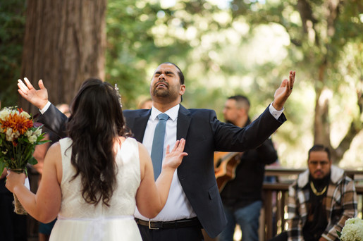 hkcreate bay area photography sanborn county park saratoga california san jose photographers wedding photography forest romantic cute couple intimate forest vow renewal light and airy photography joyful sweet bride groom ceremony